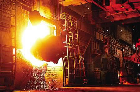 立晉鋼鐵鋼包中間包鍋爐納米隔熱板施工現(xiàn)場(chǎng)